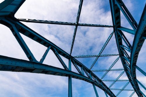 bridge with cambered steel beams